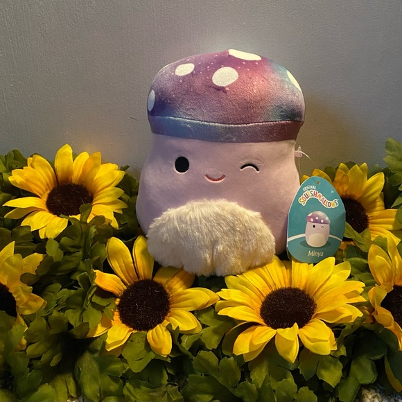 Squishmallows Toys Bnwt Minya Galaxy Mushroom 75 Inch Squishmallow